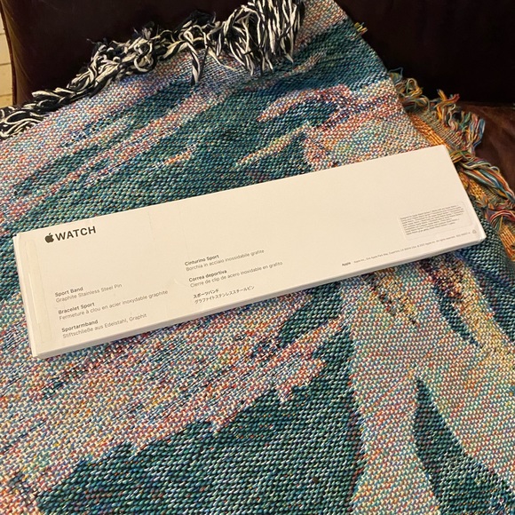 Brand new Apple Watch sports band, medium large size - Picture 4 of 4